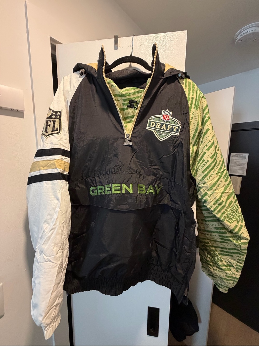 Exclusive STARTER Green Bay 2025 NFL Draft Pullover Jacket
